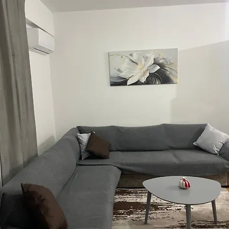 公寓 Basha Sarandë
